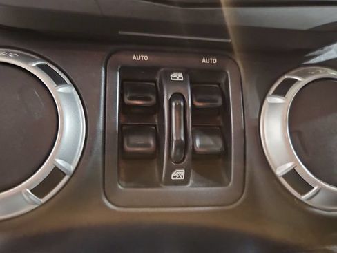 Used 2015 Jeep Wrangler Unlimited Sahara w/ Connectivity Group AWD/4WD image 13