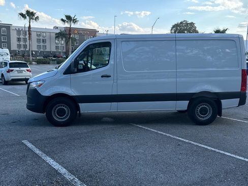 Used 2025 Mercedes-Benz Sprinter 2500 image 13