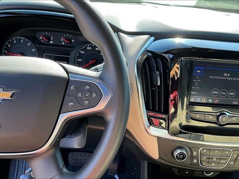 Used 2023 Chevrolet Traverse LS FWD image 25