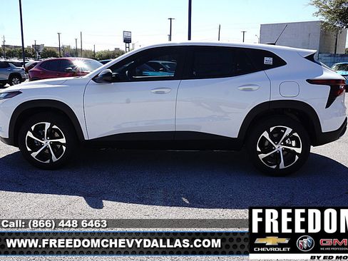 New 2026 Chevrolet Trax RS w/ Driver Confidence Package image 4