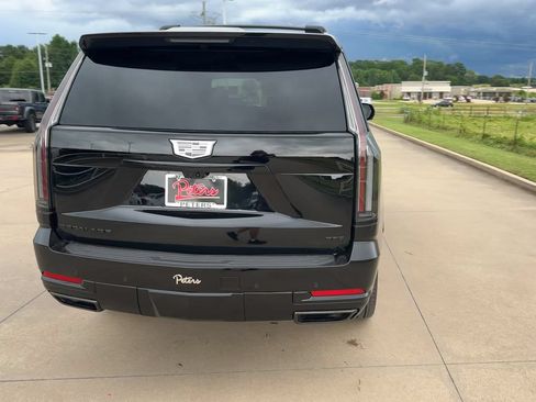 Used 2026 Cadillac Escalade Platinum Sport AWD/4WD image 8