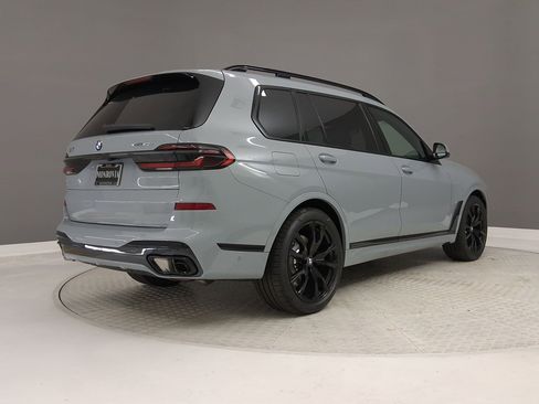 New 2026 BMW X7 xDrive40i w/ M Sport Package image 7