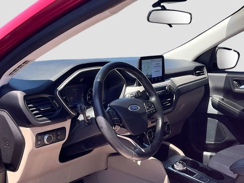 Used 2021 Ford Escape SE w/ SE Sport Appearance Package FWD image 9
