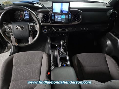 Used 2019 Toyota Tacoma TRD Off-Road AWD/4WD image 16