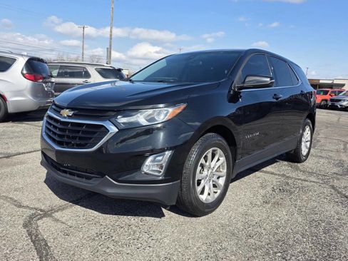 Used 2019 Chevrolet Equinox LT w/ Driver Convenience Package FWD image 2