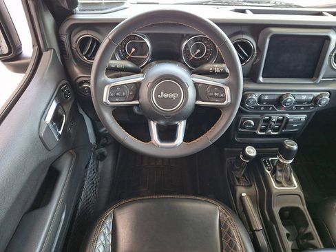 Used 2023 Jeep Gladiator Overland AWD/4WD image 11