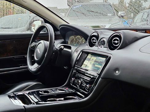 Used 2015 Jaguar XJ L Portfolio image 24