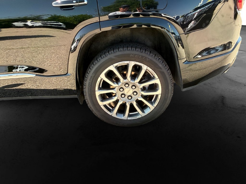 Used 2023 GMC Acadia Denali w/ Denali Technology Package AWD/4WD image 12