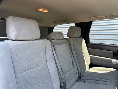 Used 2019 Toyota Sequoia SR5 AWD/4WD image 26