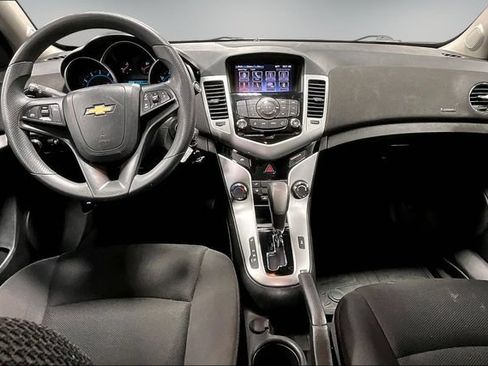 Used 2015 Chevrolet Cruze LT FWD image 8