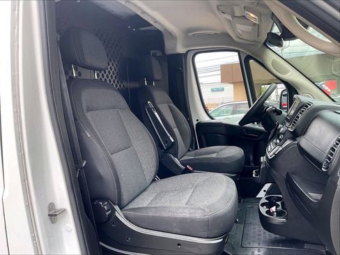 Used 2025 RAM ProMaster 2500 w/ U-Haul Equipment Group FWD image 11
