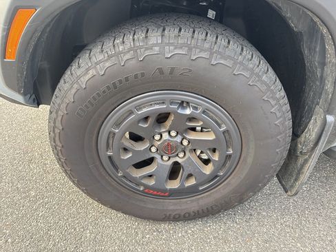 Used 2025 Nissan Frontier PRO-4X w/ Pro Convenience Package image 11