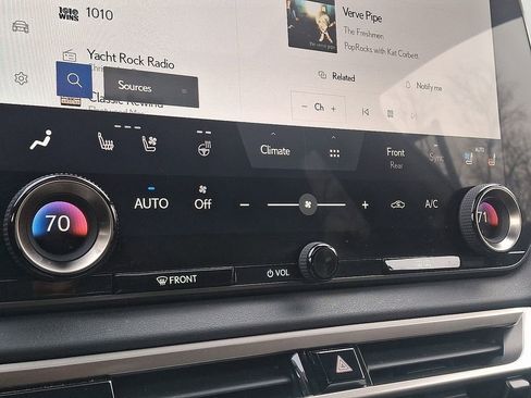 Used 2023 Lexus RX 350 Premium image 16