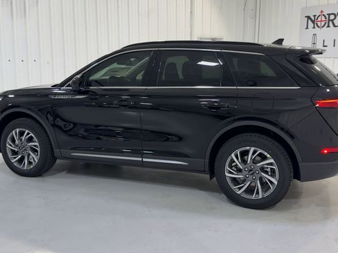 New 2026 Lincoln Corsair Premiere image 7