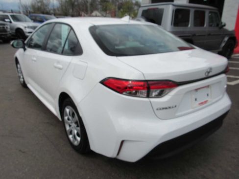 Used 2023 Toyota Corolla LE image 7