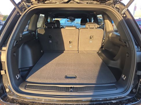 New 2026 Jeep Grand Cherokee Altitude image 8