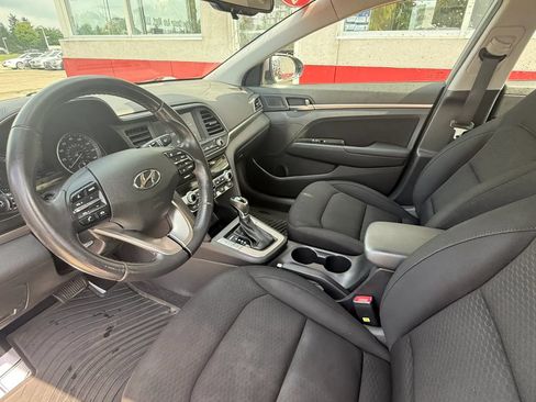 Used 2020 Hyundai Elantra Value Edition w/ Winter Weather Package FWD image 9