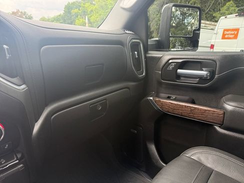 Used 2022 GMC Sierra 2500 Denali AWD/4WD image 25