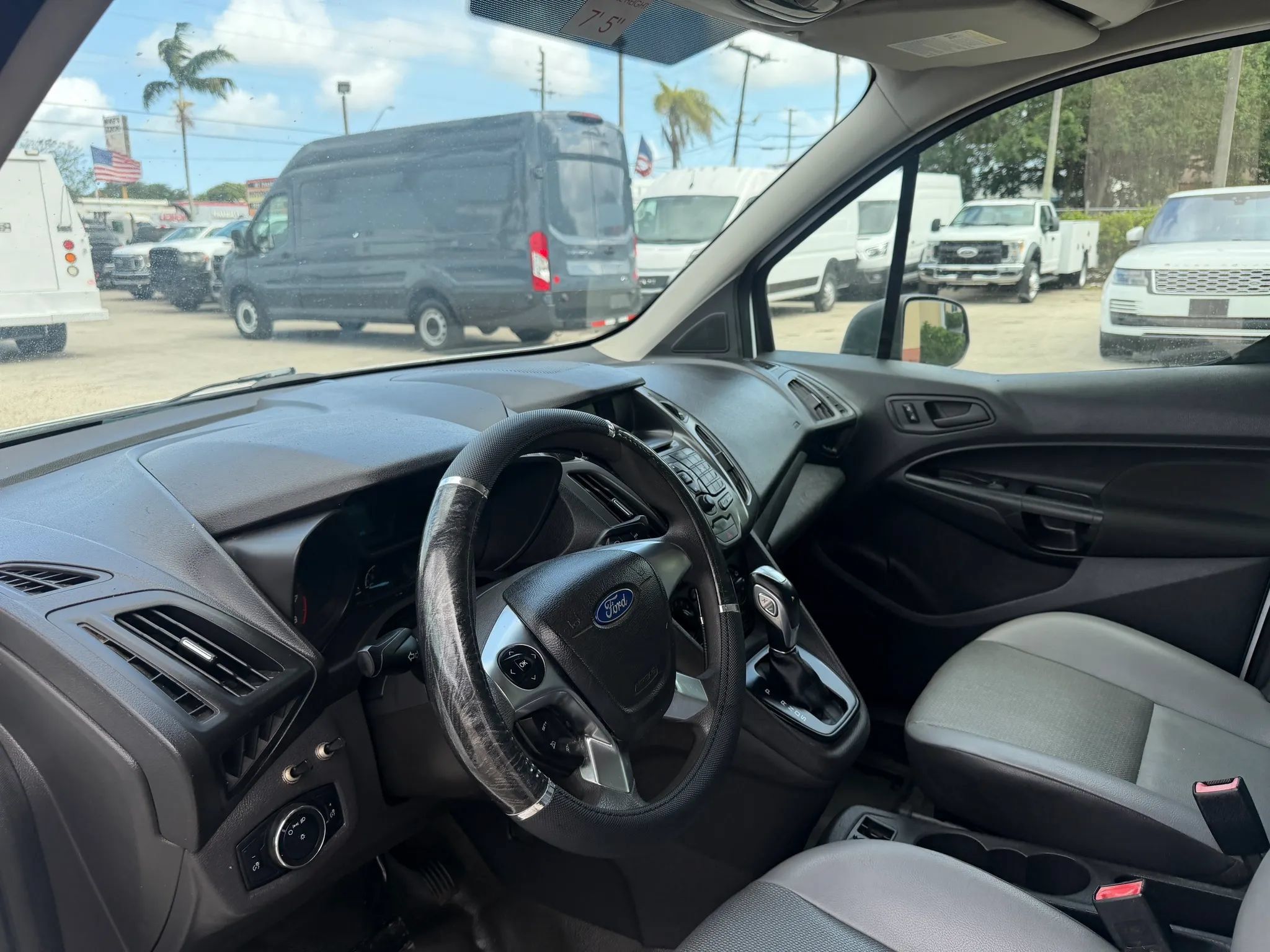 Used 2016 Ford Transit Connect XL FWD image 11