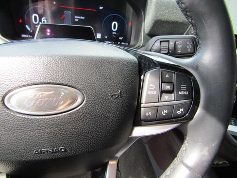 Certified 2025 Ford Explorer Platinum w/ Ultimate Package AWD/4WD image 32