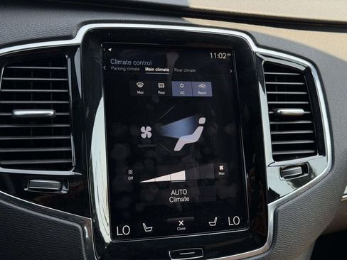 Used 2018 Volvo XC90 T6 Momentum w/ Convenience Package AWD/4WD image 5