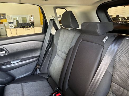 Used 2025 Nissan Rogue SV FWD image 41