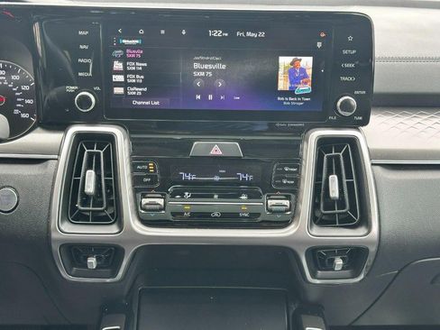 Used 2022 Kia Sorento S w/ Panoramic Sunroof Package FWD image 18
