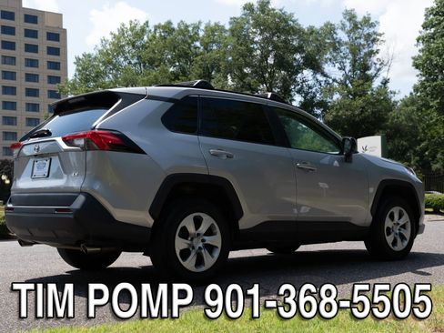 Used 2021 Toyota RAV4 LE FWD image 5