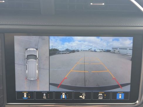 Used 2021 GMC Yukon Denali w/ Denali Ultimate Package image 12