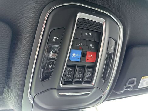 New 2026 Jeep Grand Cherokee L Limited RWD image 17