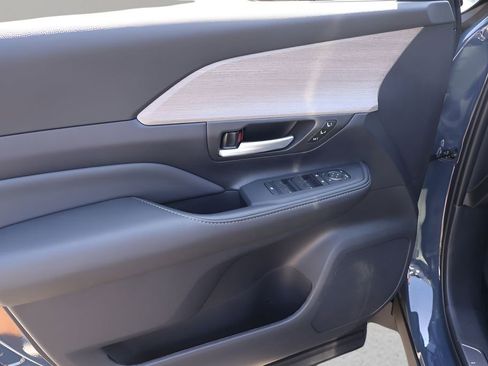 New 2026 Toyota Grand Highlander AWD image 11