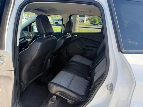 Used 2019 Ford Escape SE FWD image 10