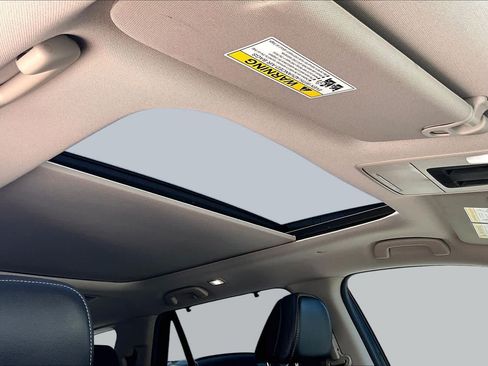 Used 2024 Honda Pilot Touring image 14