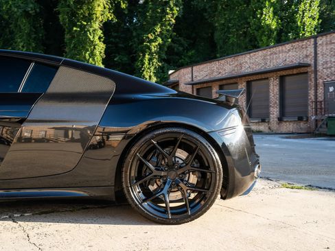 Used 2011 Audi R8 V10 AWD/4WD image 6