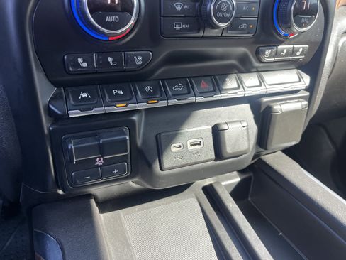 Used 2021 Chevrolet Silverado 1500 High Country w/ Technology Package image 30