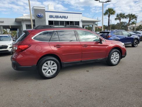 Used 2019 Subaru Outback 2.5i Premium image 6