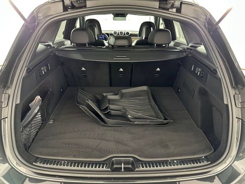Used 2025 Mercedes-Benz GLC 300 4MATIC image 40