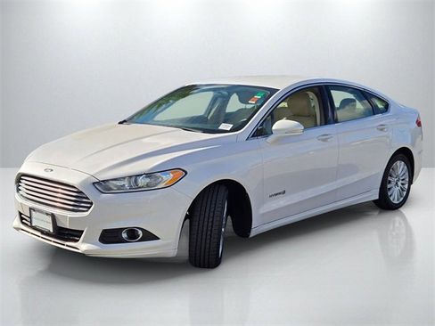 Used 2016 Ford Fusion SE w/ Equipment Group 502A image 8