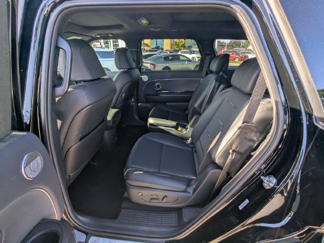 Used 2026 Hyundai Palisade Calligraphy FWD image 14