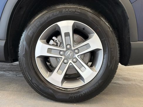 Used 2025 Honda Pilot EX-L image 10
