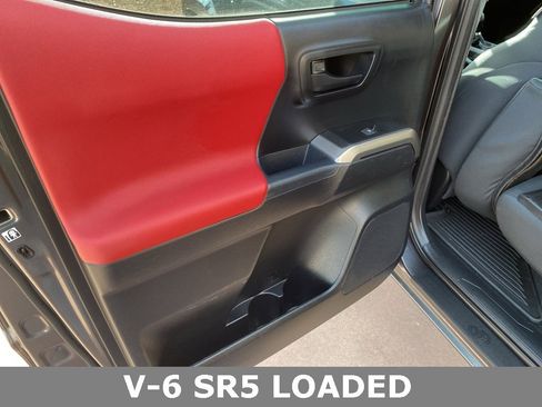 Used 2018 Toyota Tacoma SR5 image 15