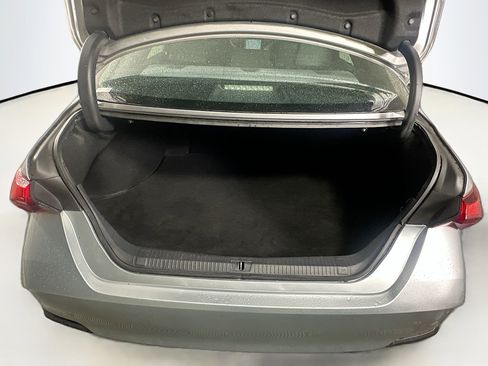 Used 2019 Toyota Avalon Limited image 30