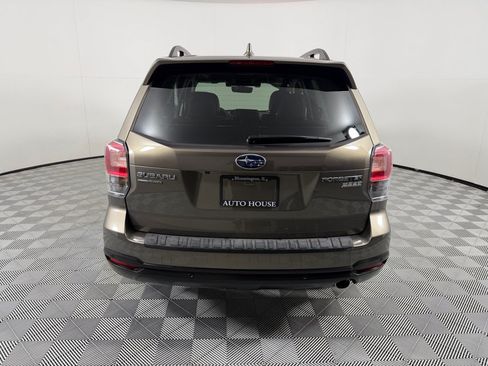 Used 2017 Subaru Forester 2.5i Touring AWD/4WD image 6
