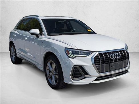 Certified 2023 Audi Q3 2.0T Premium w/ Convenience Package AWD/4WD image 3