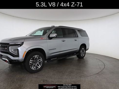 Used 2025 Chevrolet Suburban Z71 AWD/4WD image 3