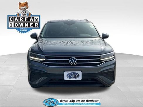 Used 2022 Volkswagen Tiguan SE image 1