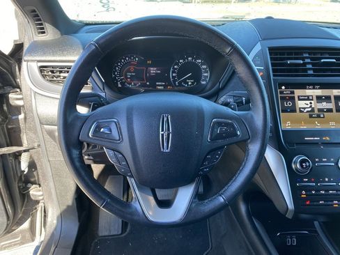 Used 2019 Lincoln MKC Premiere image 19