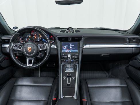 Certified 2019 Porsche 911 Targa 4S image 20