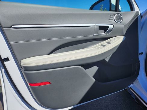 New 2025 Hyundai Sonata Limited image 31