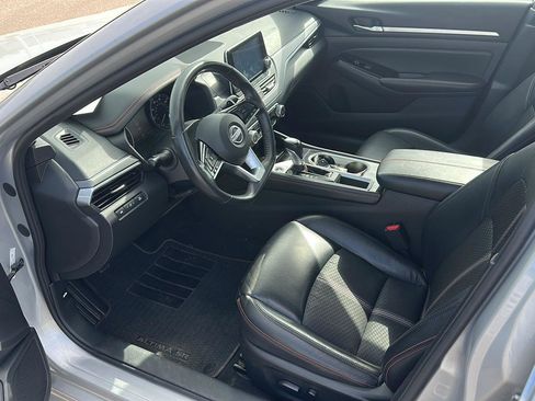 Used 2024 Nissan Altima 2.5 SR FWD image 8